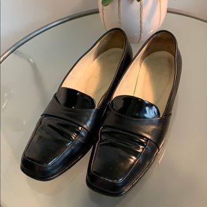 JOAN & DAVID Black Flats